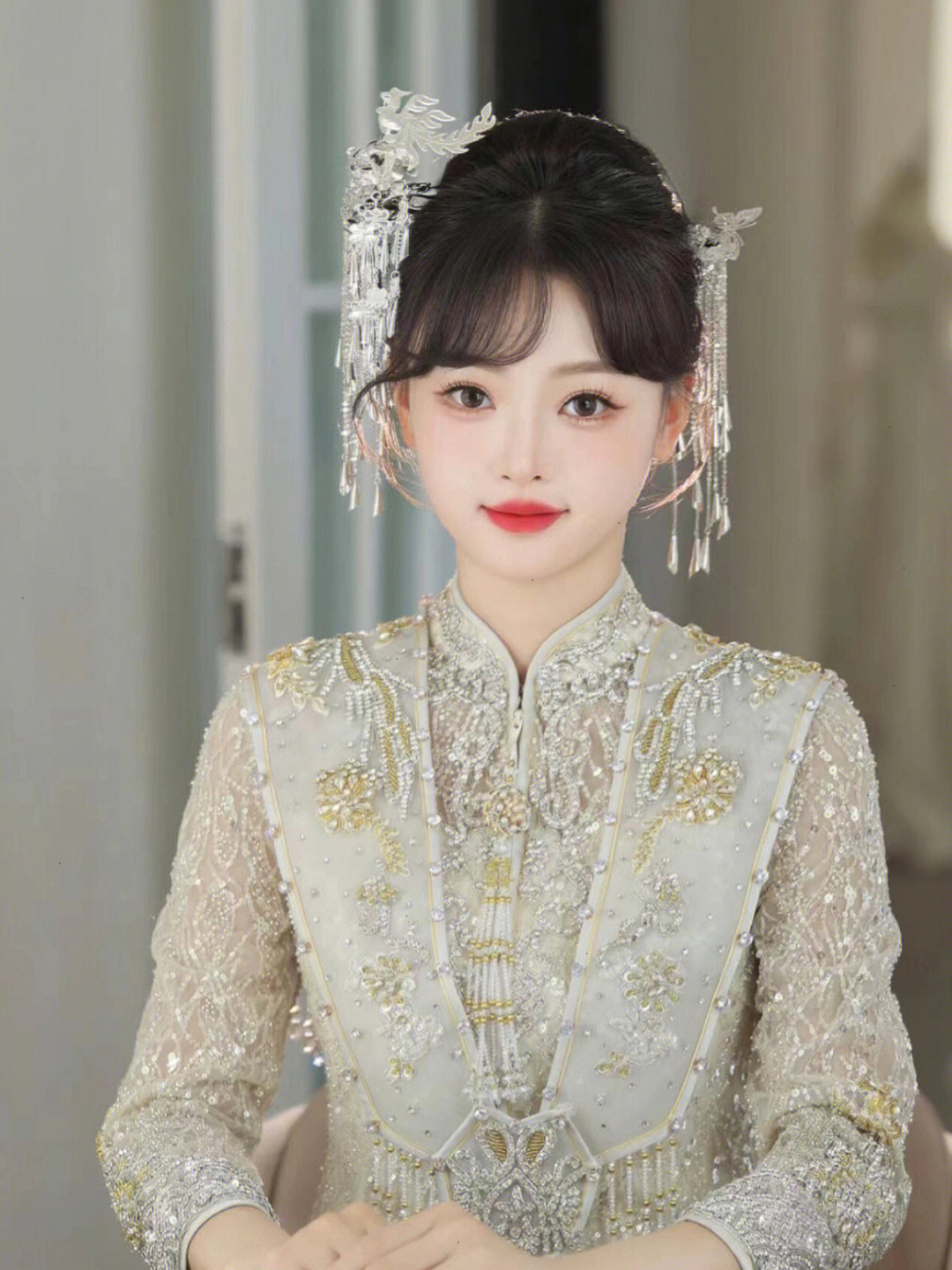 中式嫁衣的元气刘海造型成功了阜阳新娘跟妆