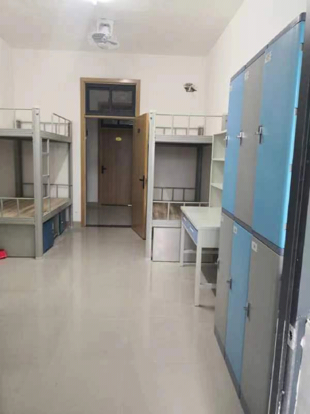 惠州比亚迪单人宿舍图片