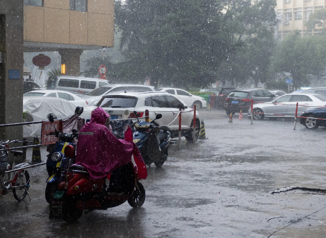 文水县大雨图片