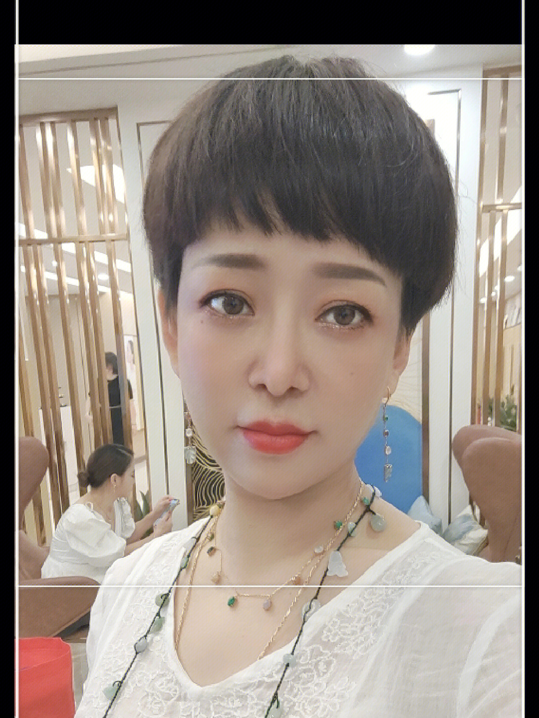 一波美女都来自安吉娜打造