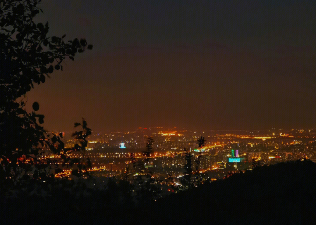 北京西山夜景图片