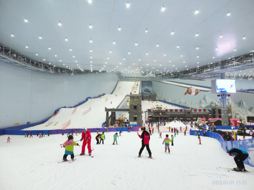 榆林金森滑雪滑冰场图片