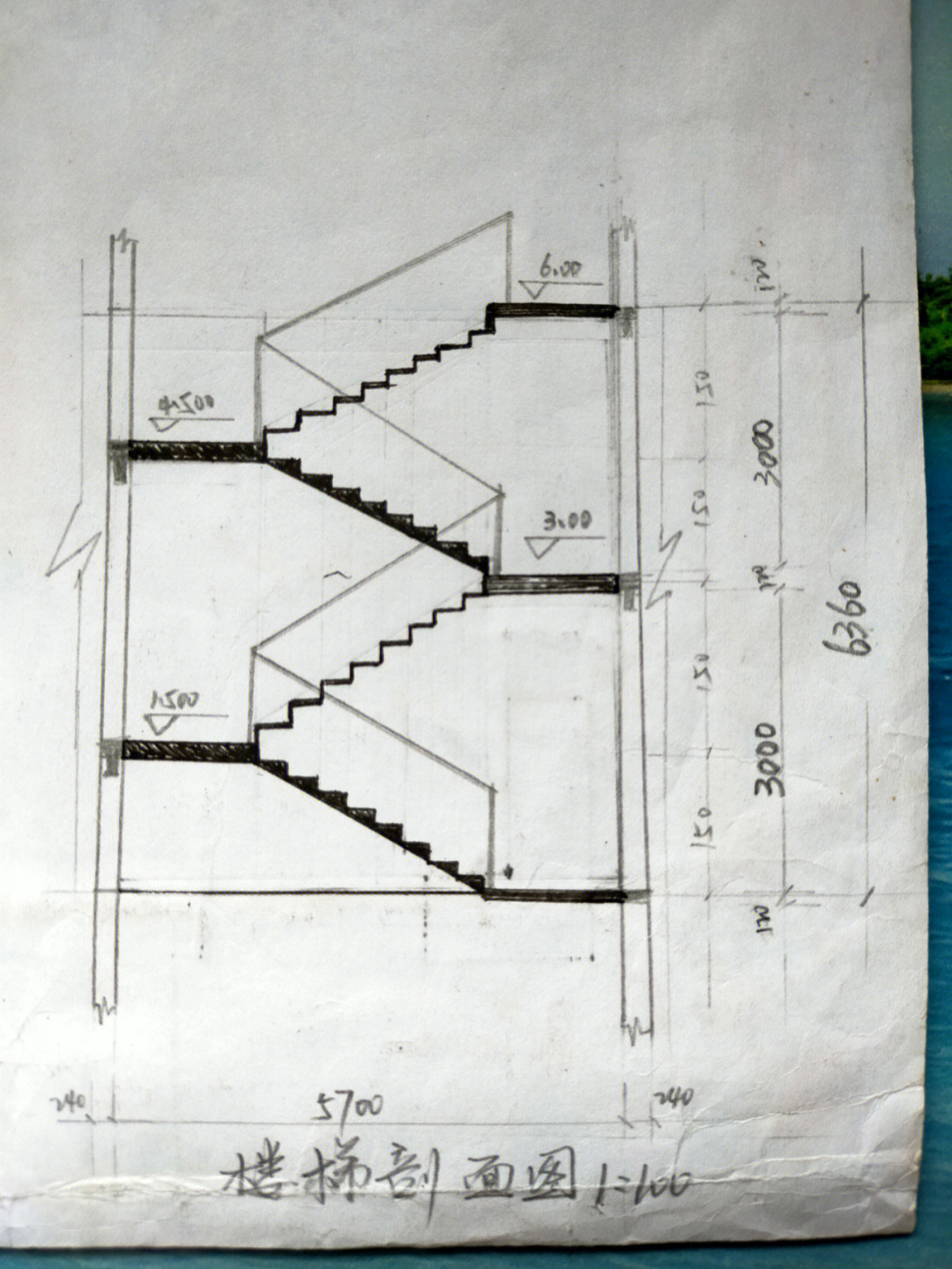 楼梯平面图剖面图