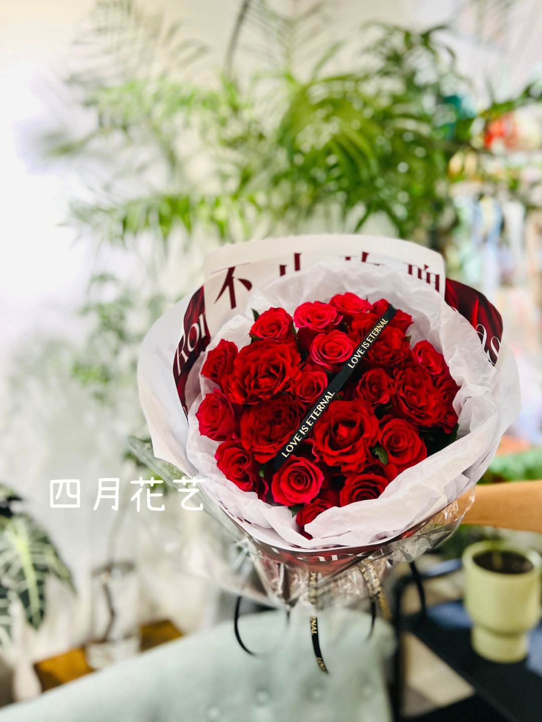 21朵红玫瑰圆形花束网红款