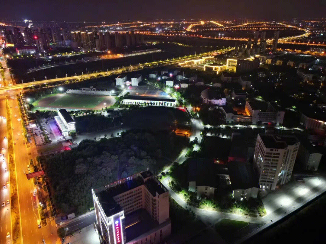 安徽财经大学夜景图片