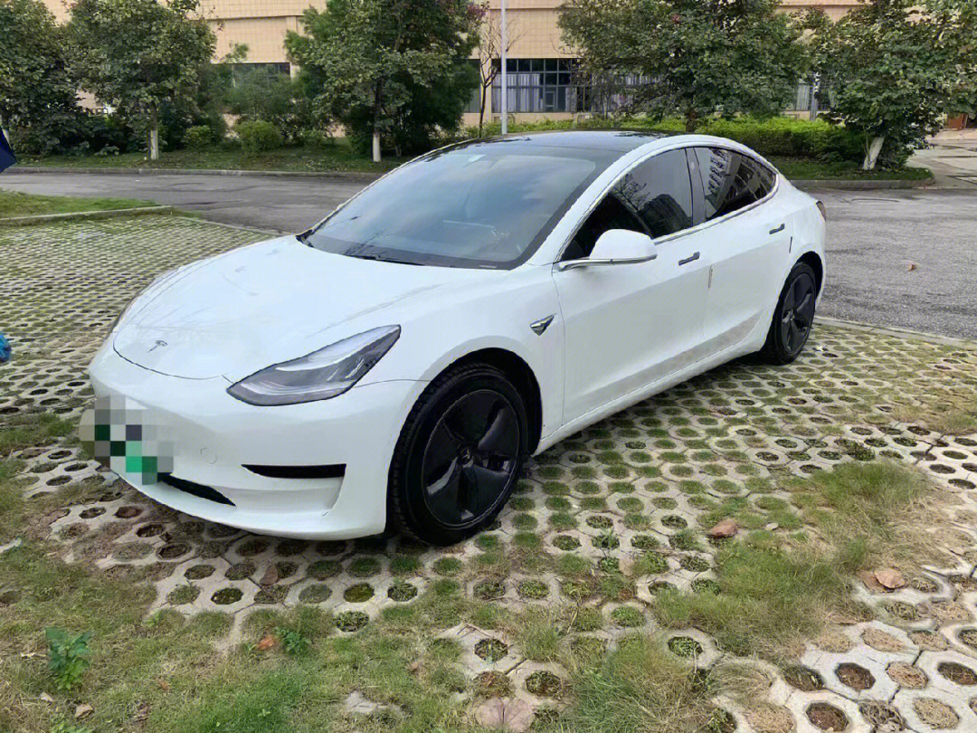 特斯拉model3