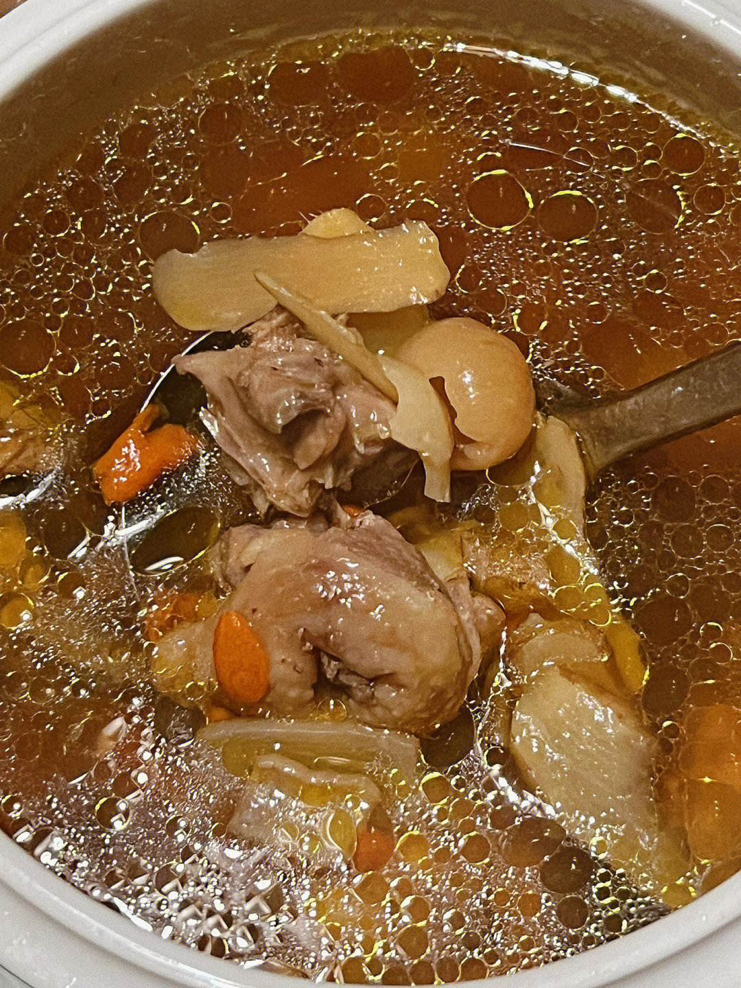 姬松茸炖鸡汤久坐不动上班族的滋补福汤