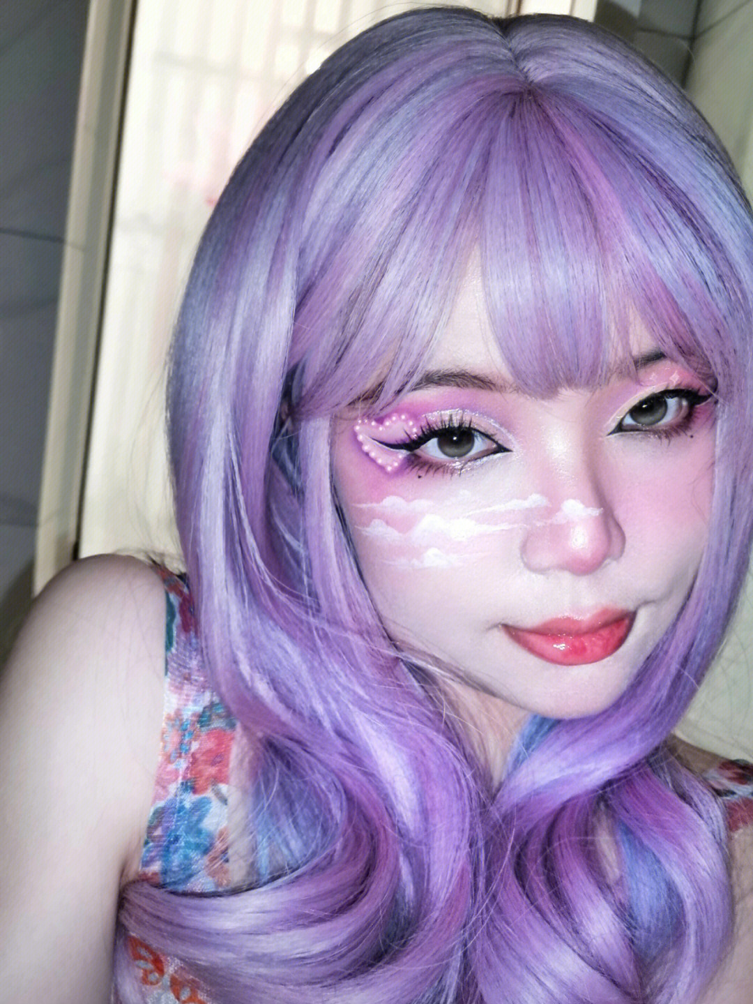 粉紫色截断创意妆