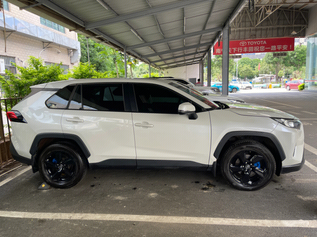 应该算是rav4实用改装