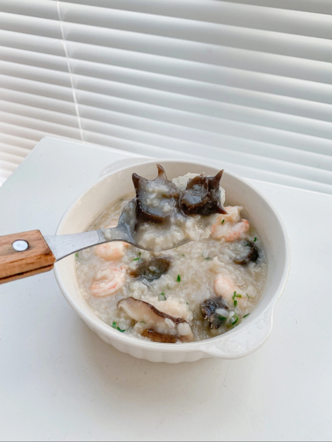 76冬日里的一碗美味粥海参鲜虾粥的做法