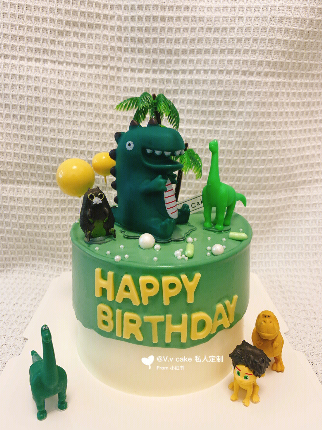 恐龙插尖造型蛋糕图片