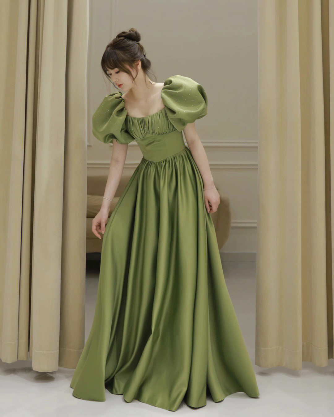 这款绿色礼服不得不爱郑州婚纱店