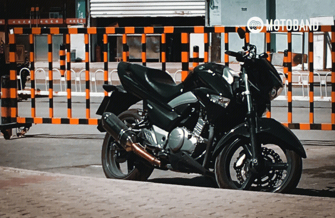 铃木suzukigw250改装变身战斗街车