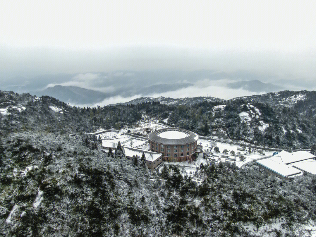 低密度度导航去玉苍山天湖,不用徒步,一路雪景,太美了7615!