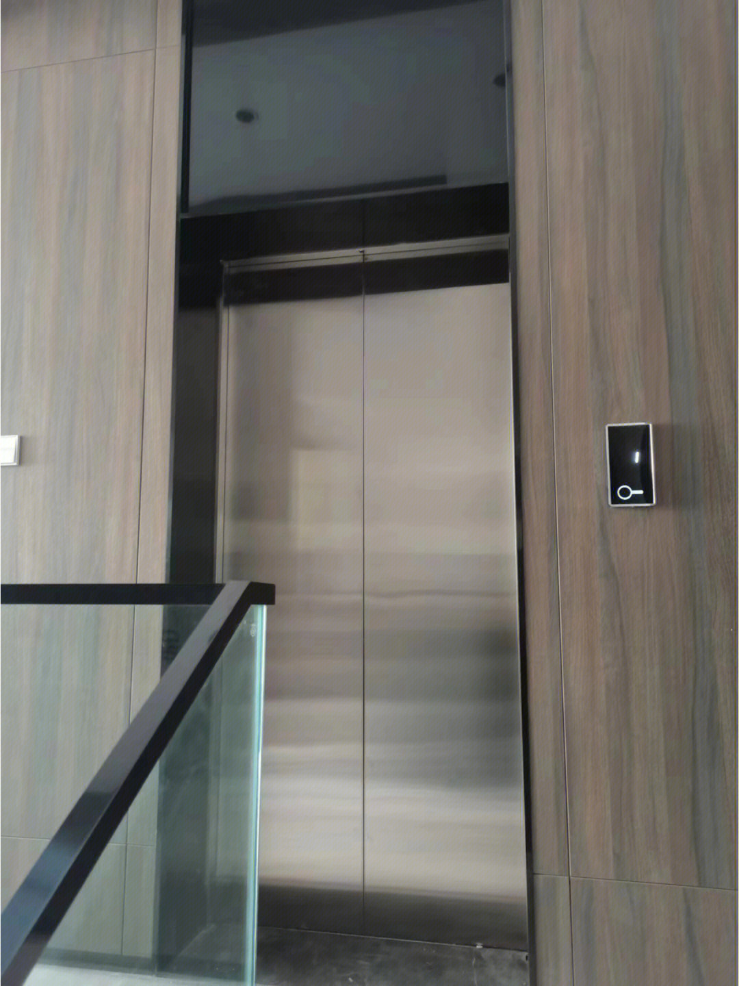 别墅电梯门套效果图图片