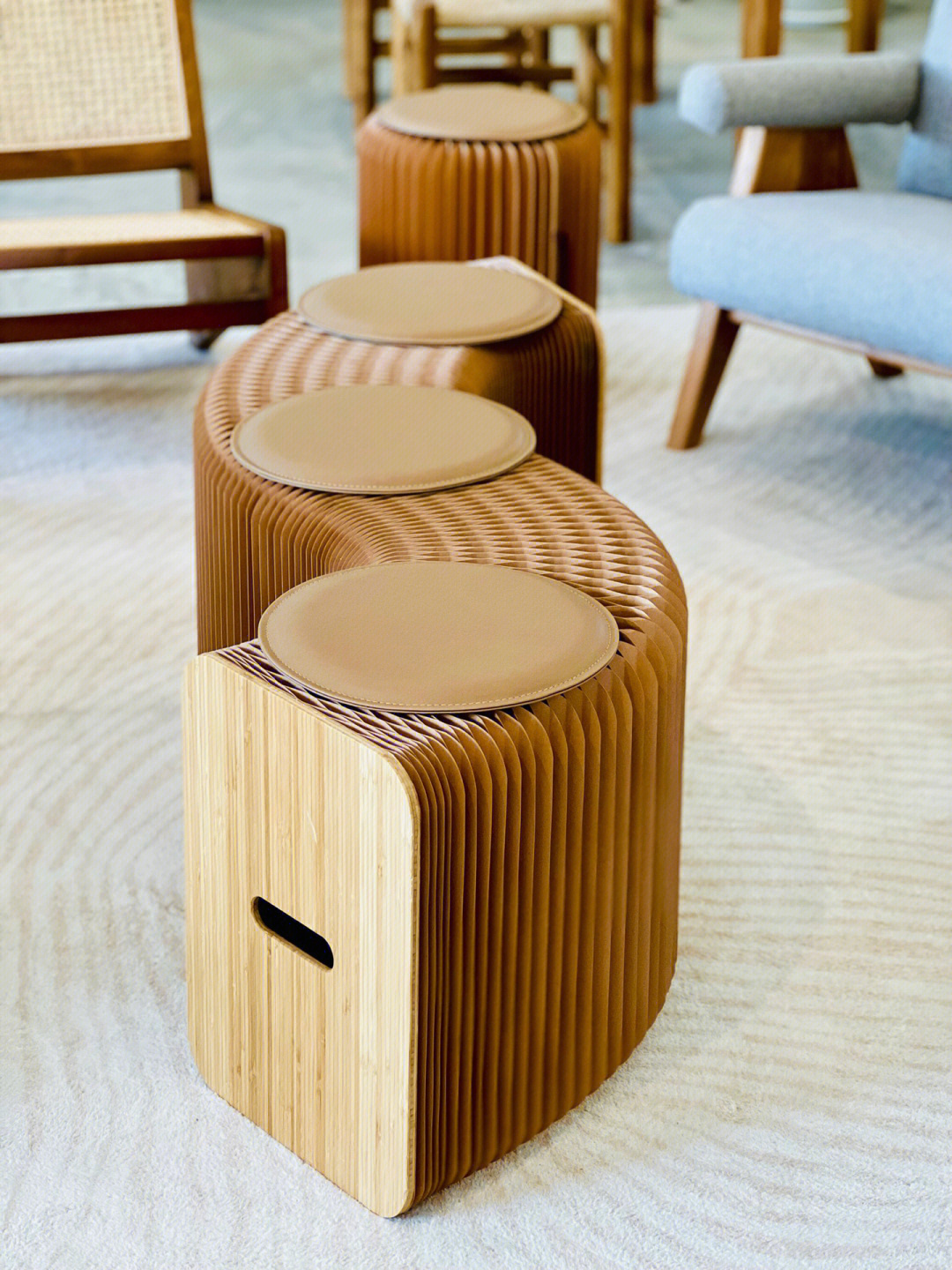 创新家具设计风琴凳