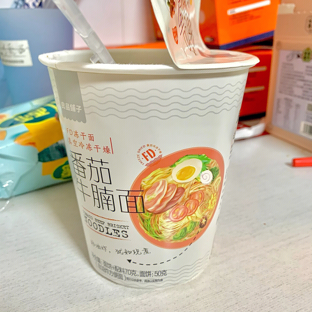 良品铺子杯面