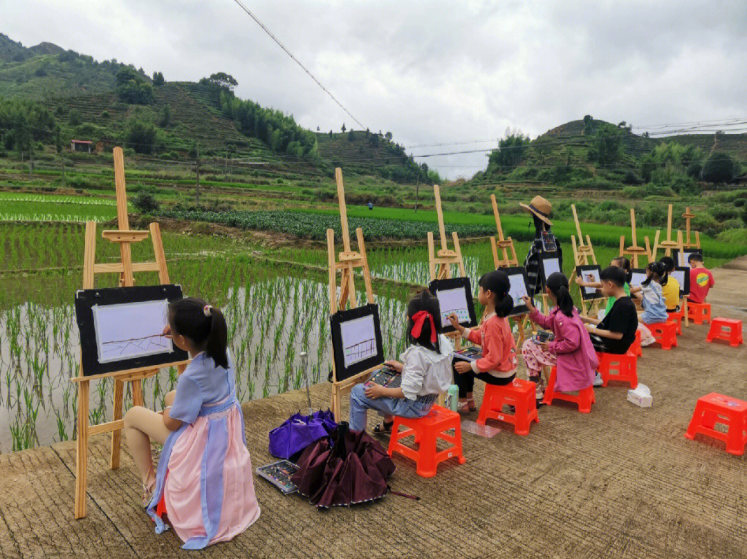 孩子写生照片图片