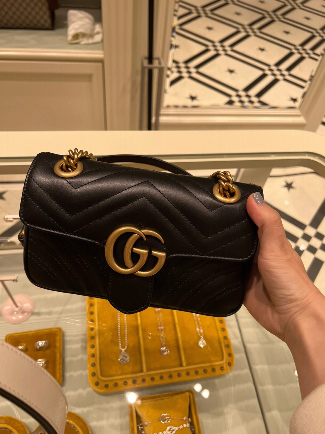 gucci链条斜挎包