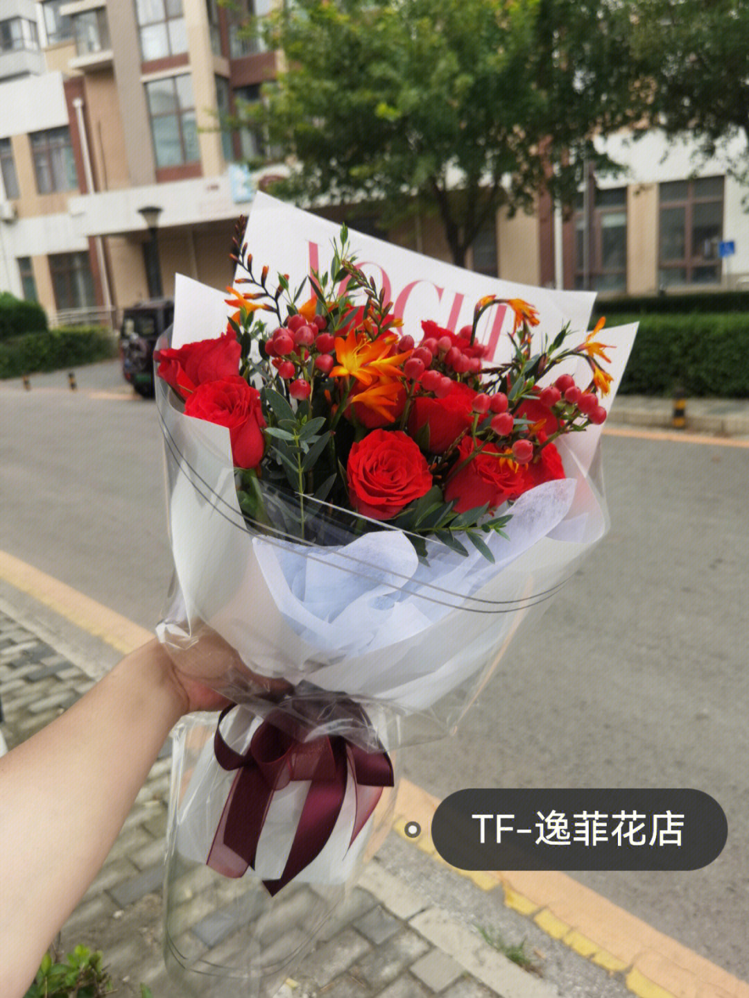 红玫瑰花束送女朋友的花朝阳花店