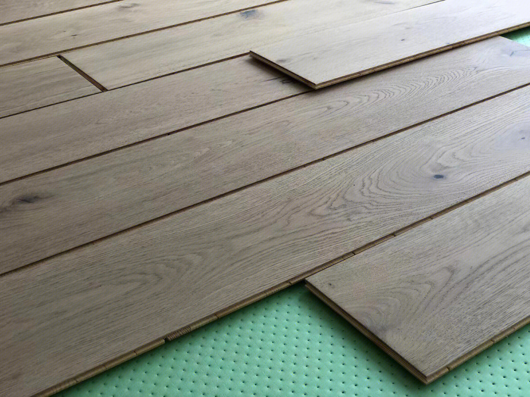 50平铺木地板多少钱|如何做好原木地板平铺 准备工作要做足了