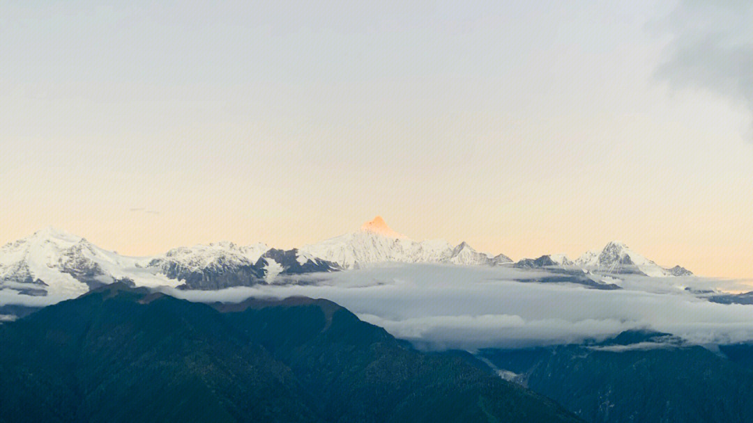 日照金山