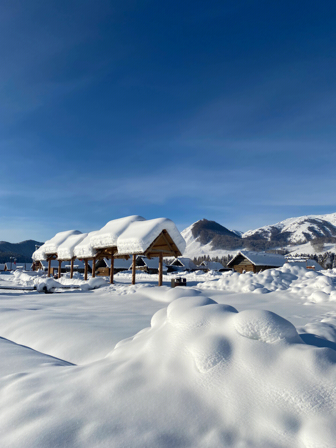 新疆禾木冬日纯净冰雪