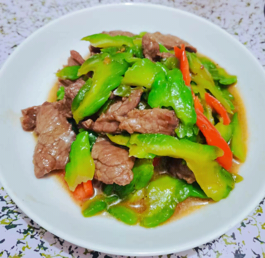 今日分享家常菜苦瓜炒牛肉