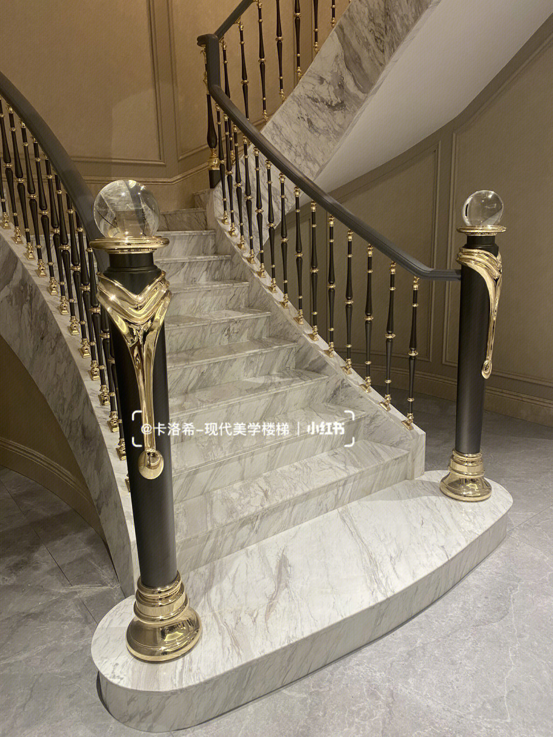 法式现代风格装修设计楼梯栏杆扶手设计