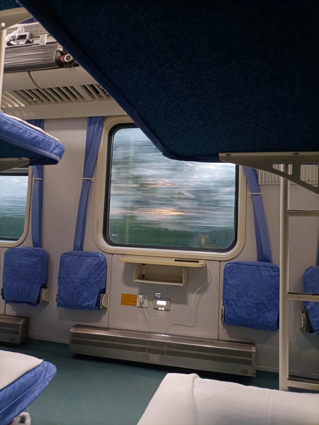 火车卧铺车厢座位号图片