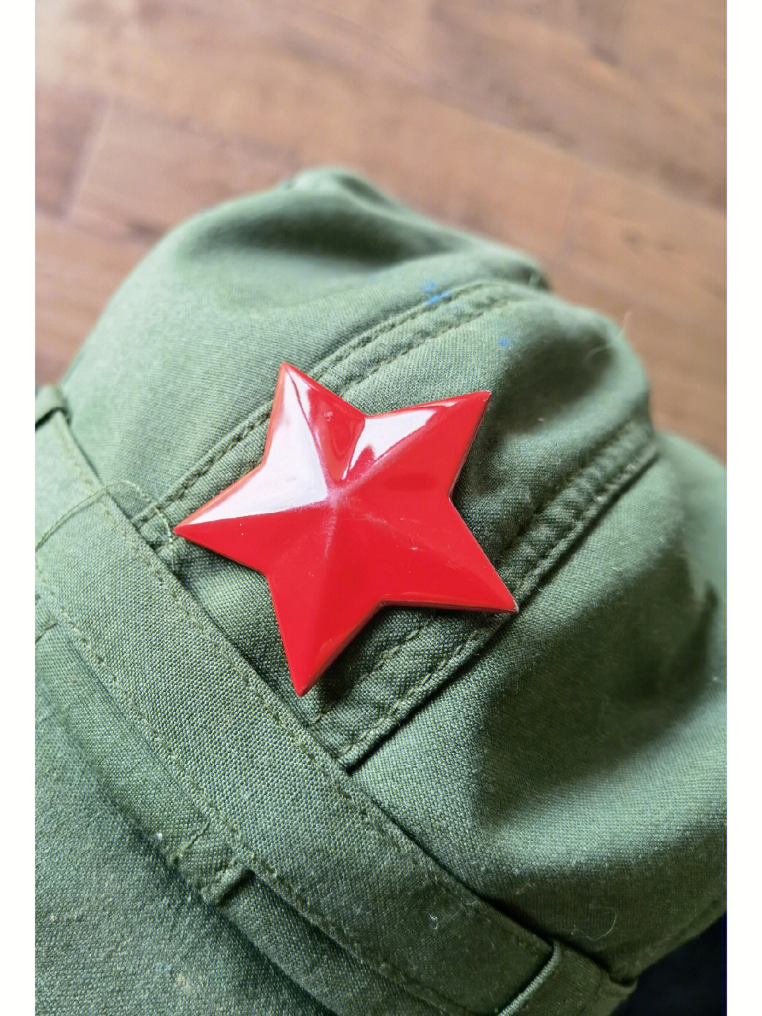 老物件真正的红五星帽徽