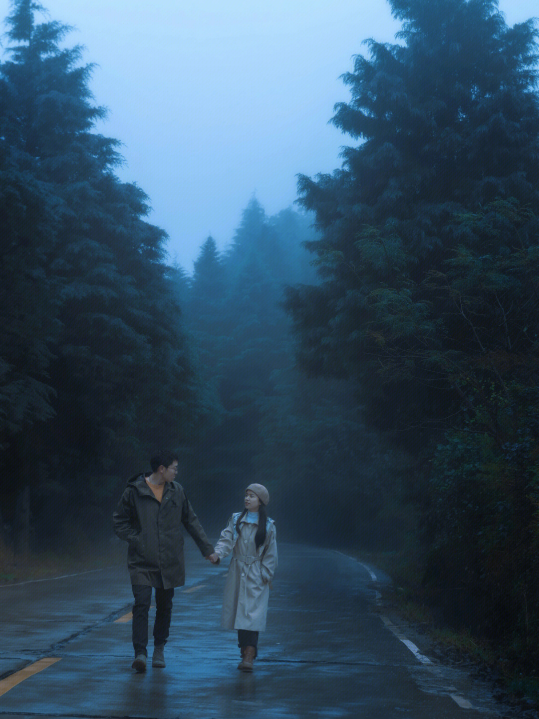 迷雾森林我们的自拍婚纱照