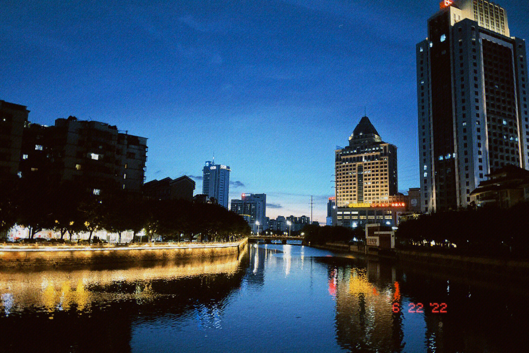 五邑大学夜景图片