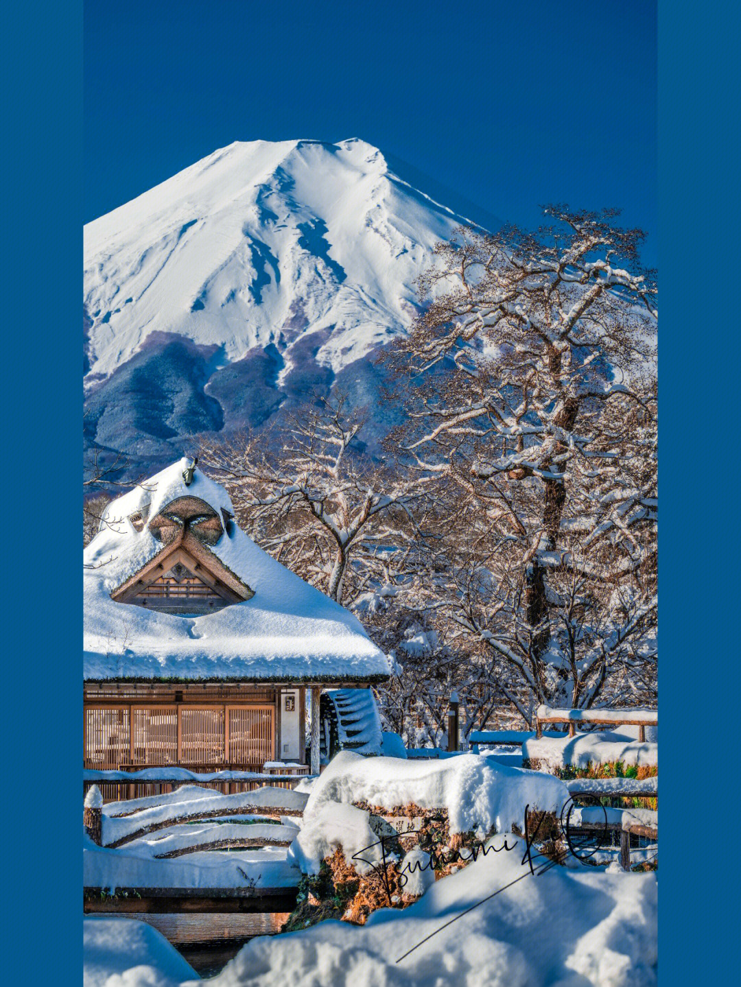 快雪时晴雪后晴空下的富士山