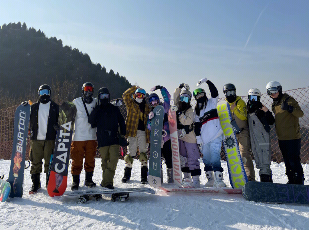 跟朋友们一起去滑雪五