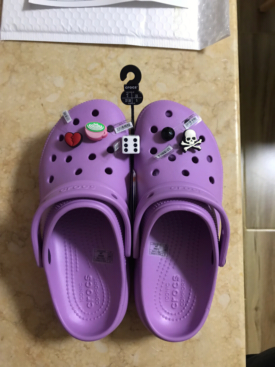 crocs洞洞鞋