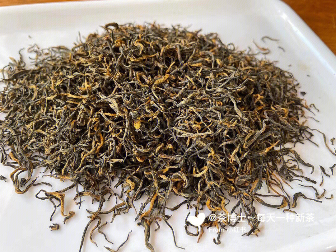 金骏眉茶,属于红茶中正山小种的分支,原产于福建省武夷山市桐木村