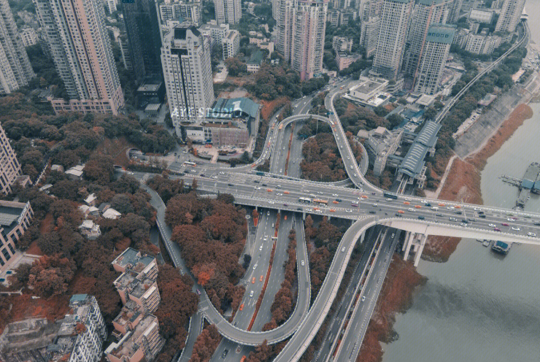 重庆无人机撞墙图片