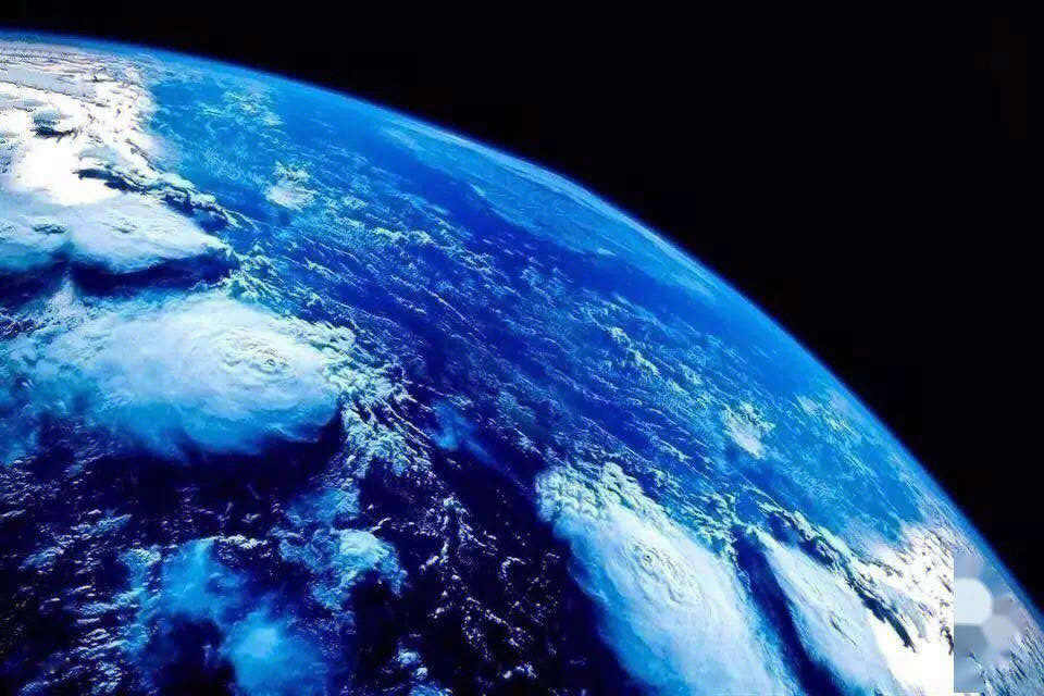 地球在太空真正样子图片