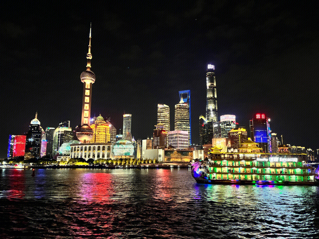 上海游船黄浦江夜景图片