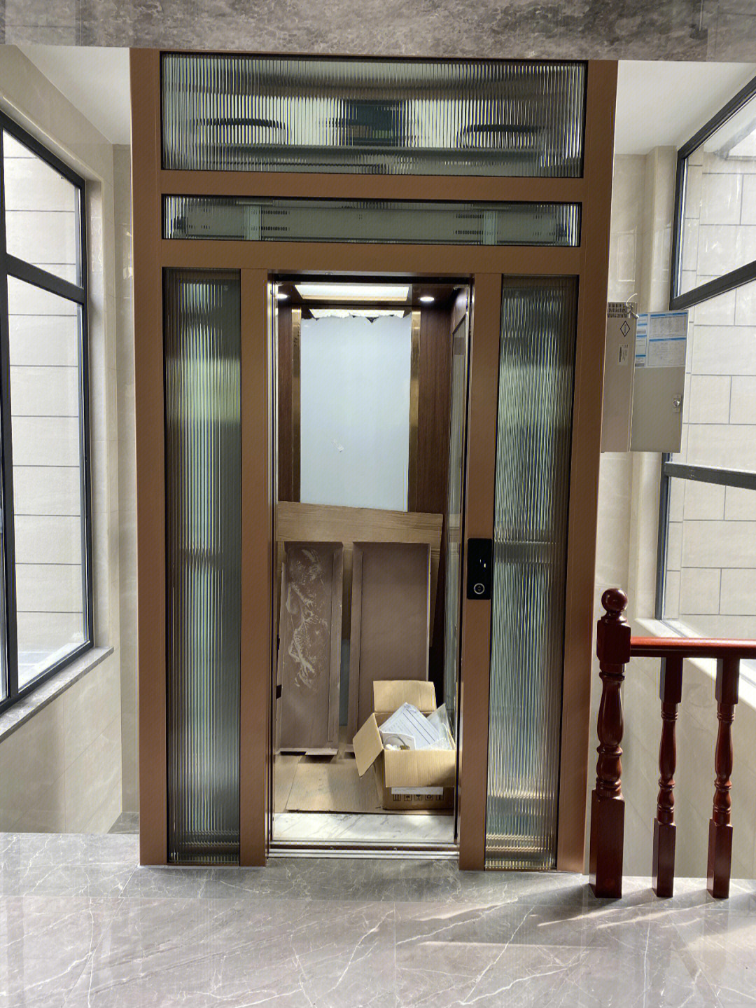 上海金茂大厦电梯图片