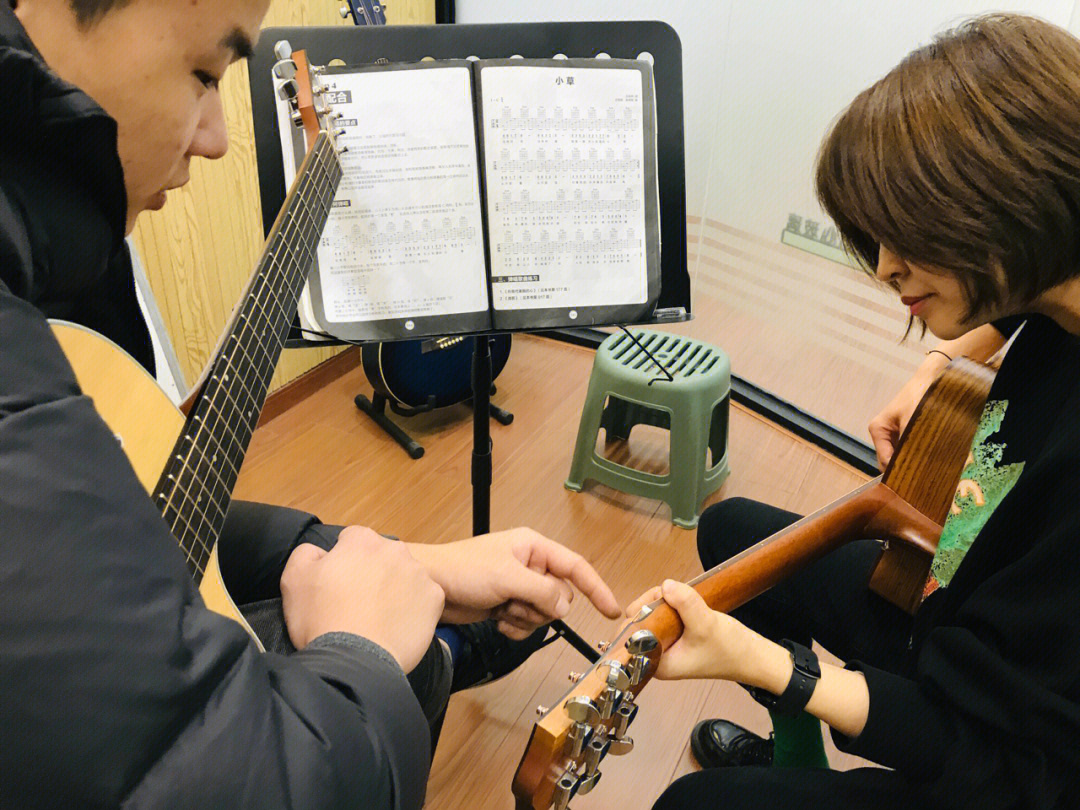 曲靖古筝培训收费_南京老年大学古筝班_古筝培训班收费