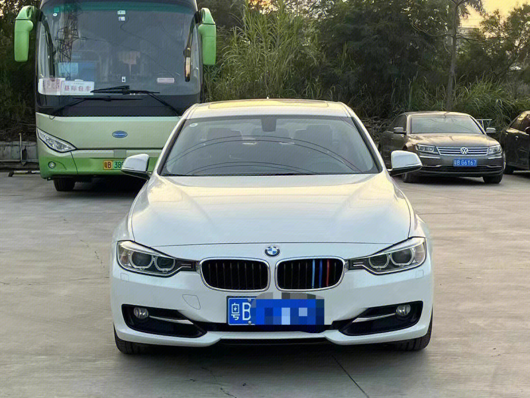 13年宝马320i