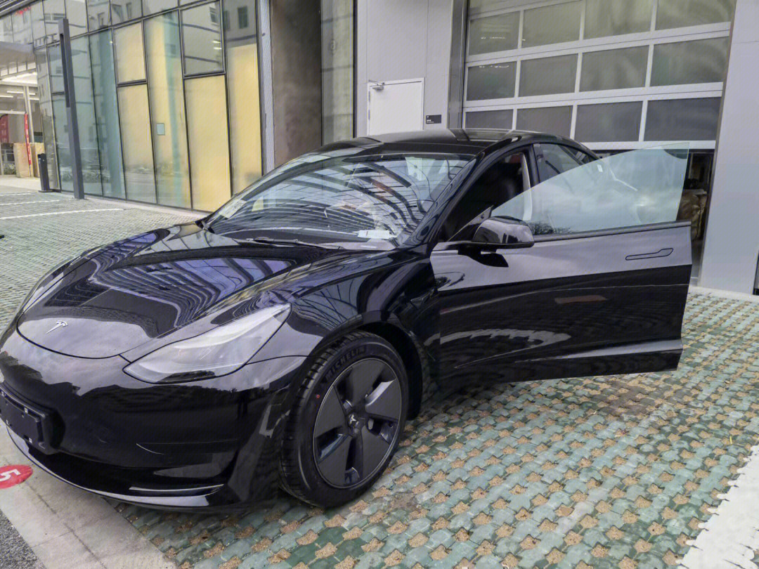 特斯拉model3