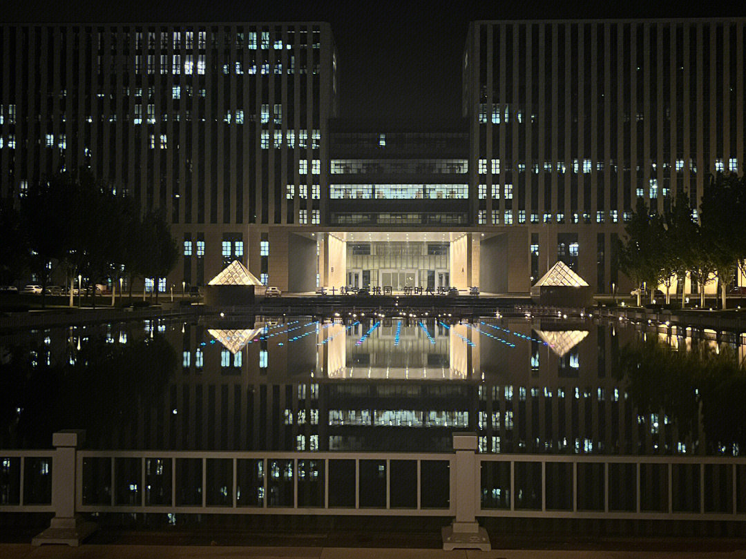 汕头大学夜景图片