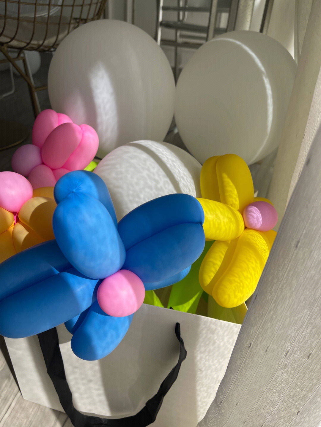 5个气球绑成花的图解图片