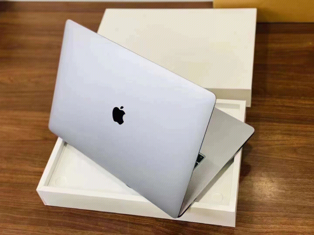 macbook pro 16寸16寸 19款 型号:vj2 深空灰i7