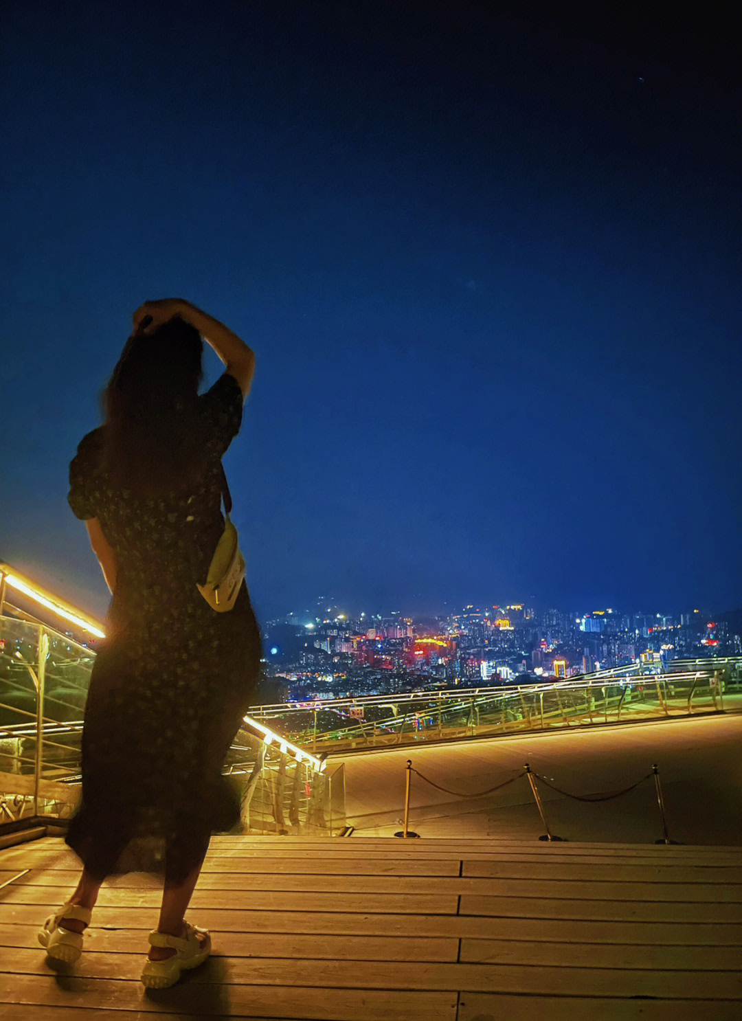 苏仙岭夜景图片