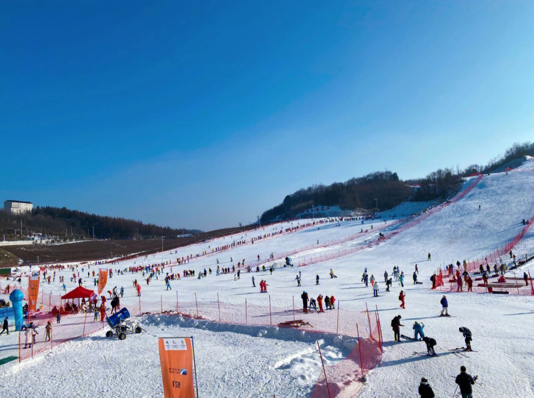 临城绿岭滑雪场图片