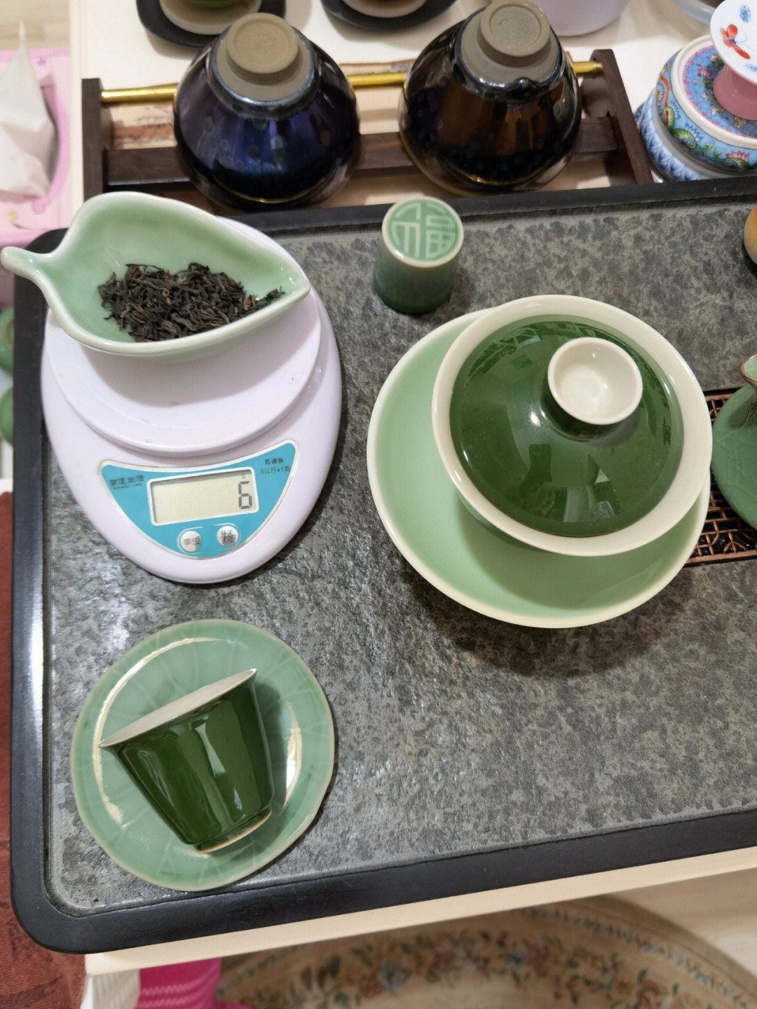 六堡茶储茶器图片
